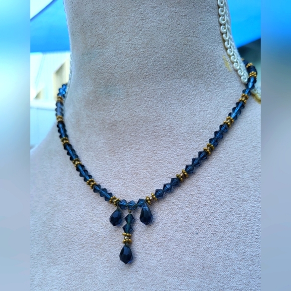 Vintage Blue Crystal Necklace - Picture 4 of 8